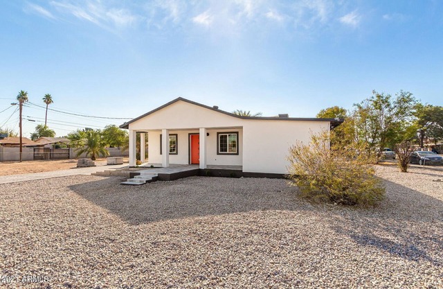 NEW! Modern Style Home with Fire Pit + BBQ Grill -12 min from State Farm Stadium