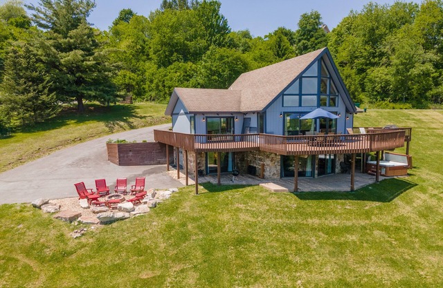 New! Moonlight View: Lake Access, Hot Tub, Fireplace, Fire Pit!