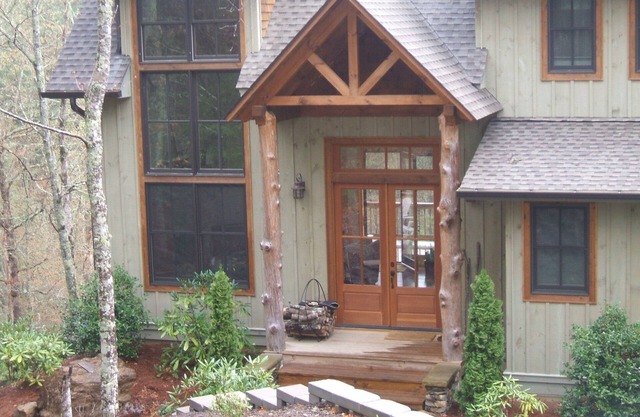 New Mountain Lodge with Stream and Lake Glenville View