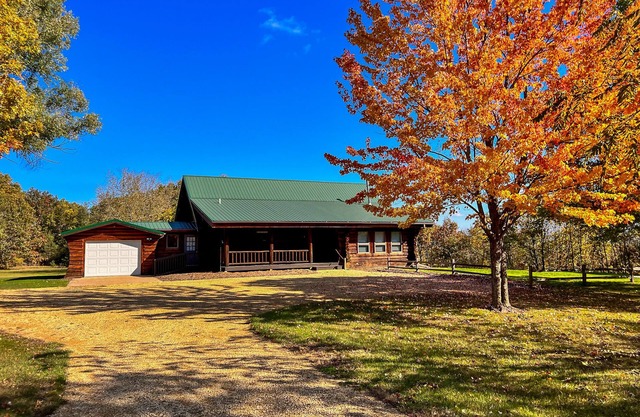 NEW! - Must See True Log Home - Longview Haven
