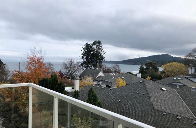 NEW Ocean View Cordova Beach CONDO near Victoria BC, with attention to detail.