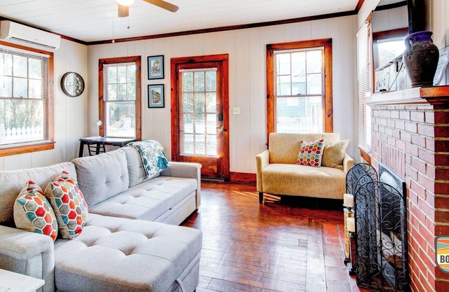 NEW Old Town Cottage Walk to Downtown & Near Golf