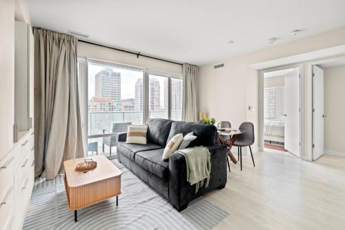 New Panoramic view 2BD & Den in Downtown Toronto