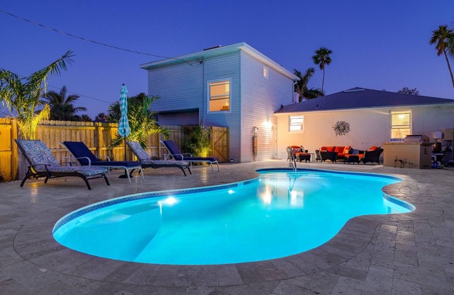 NEW POOL - Coastal House on St Pete Beach