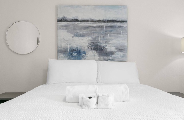 NEW Soho Sanctuary - Gorgeous Apartment Steps to S Howard Ave With Fenced Yard