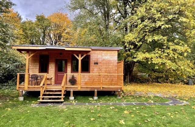 New, spacious tiny house close to Mt. Baker and Bellingham