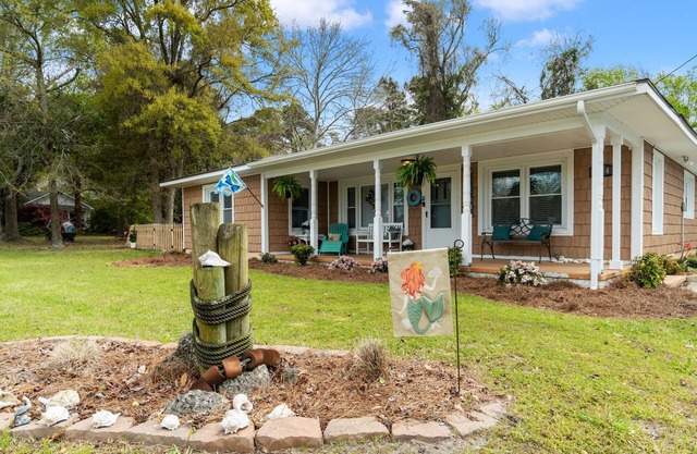 NEW The Broad Creek Cottage is awaiting your adventure on the Crystal Coast