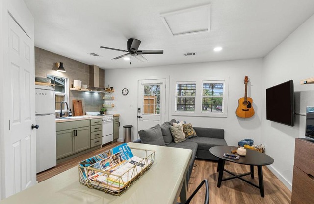 NEW! The Yellow Door- Downtown Wimberley w/River Access