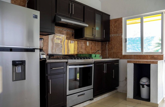 New Tranquil Oasis, Oaxtepec Retreat with Fronton