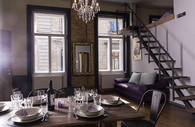 New - Walnuttree Double 12 Person Apartment Central in Budapest - Hungary