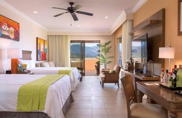 New Year's week at Villa del Palmar, Loreto in 2 BR elite oceanfront penthouse