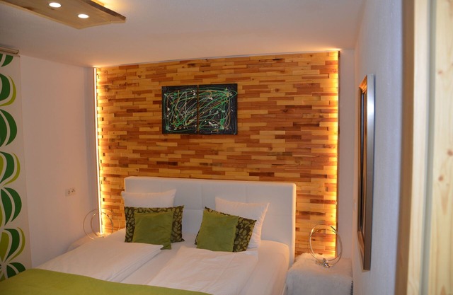 Newly built house with a beautiful, large vacation apartment (view of the park)