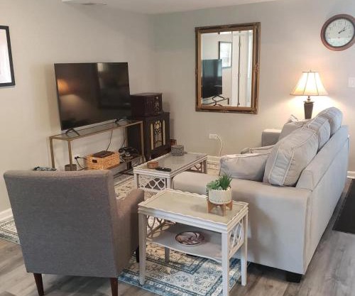 Newly Remodeled 2BR 2BA Home - Close to Barrington