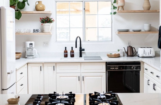 NEWLY Remodeled 4 Bedroom Home 5 Minutes From Downtown and Airport!