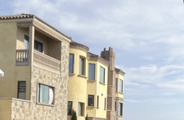 Newly remodeled beach cottage steps to the sand with Ocean view. New everything!