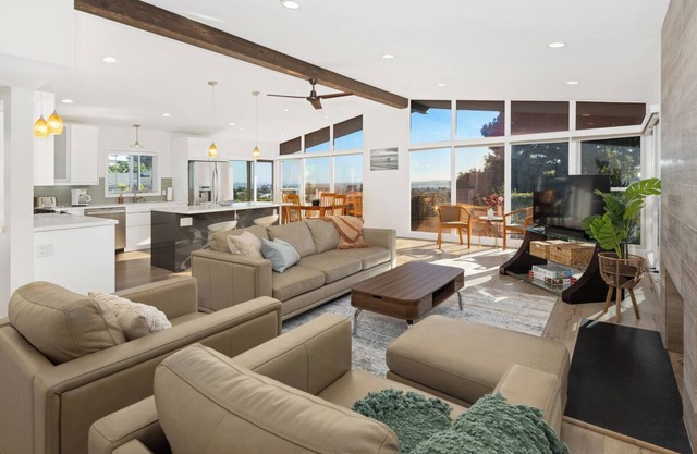 Newly Remodeled with VIEWS of Downtown Ocean and Bay!