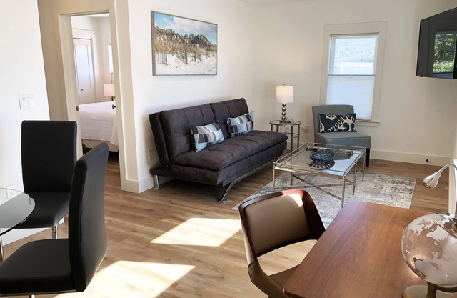 Newly Renovated 2 BR Apartment in the Heart of Sausalito