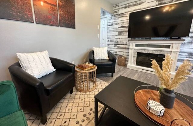 Newly Renovated Cozy home - 2min walk to Tuckasegee River