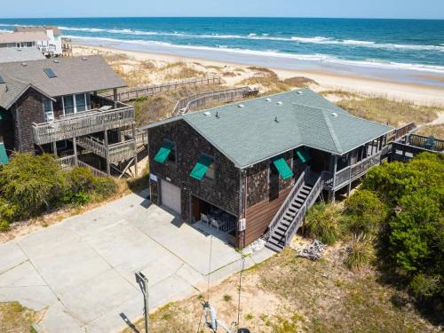 Newly Renovated Oceanfront Cottage