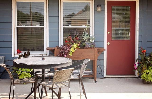 *NEWLY UPDATED* Elm Creek Homes- 2 bedroom sleeps 5