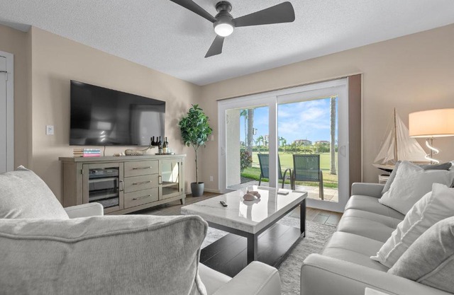 Newly Updated St. Pete 2-BR Condo on Isla Del Sol