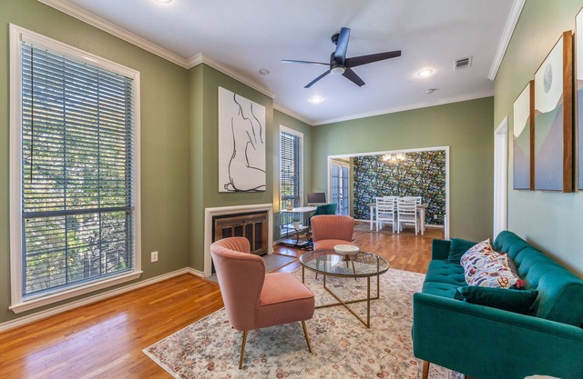 Newtons Energy: 1-Bedroom Modern Nest