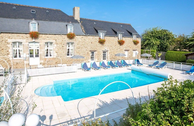 Nice apartment for 2 people with WIFI, pool and TV