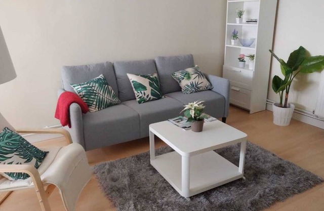 Nice and cozy apartment 7 km. from La Concha beach with independent entrance