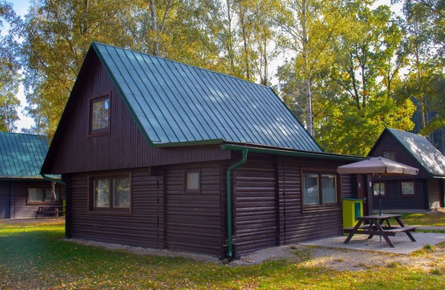 Nice apartment in villa for 12 guests with WIFI, TV, patio and pets allowed