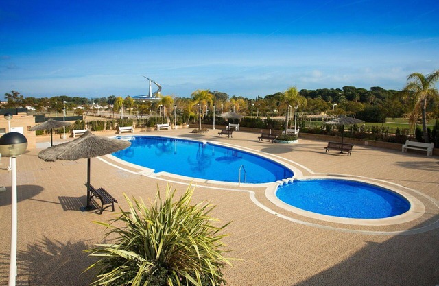 Nice apartment for 6 people with A/C, pool, WIFI, TV, terrace, pets allowed and panoramic view