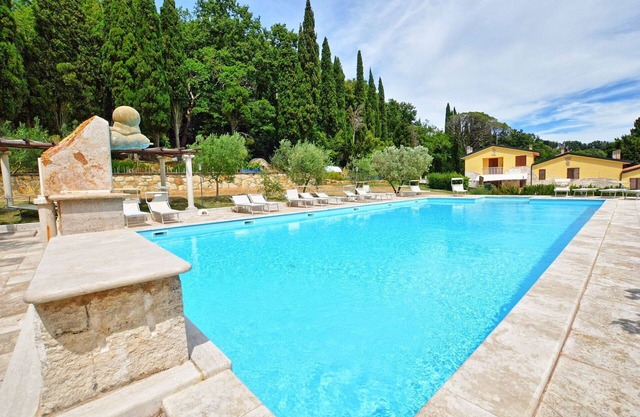 Nice apartment for 6 guests with pool