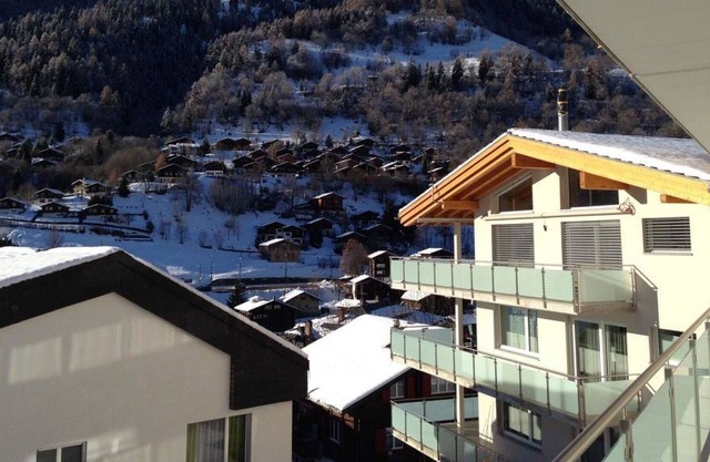 Nice apartment for 10 people with WIFI, TV, balcony and parking