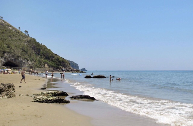 Nice apartment for 3 people with pool, WIFI, A/C, TV, terrace and pets allowed