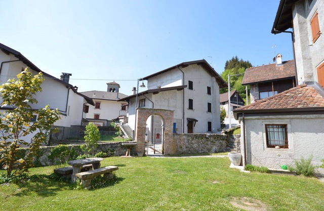 Nice apartment for 3 people with WIFI, TV, patio and parking