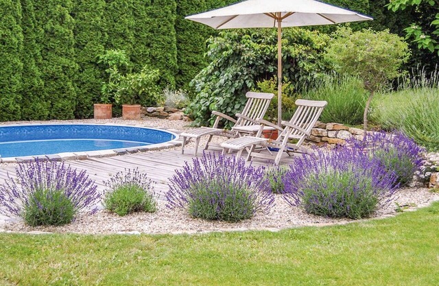 Nice apartment for 4 people with WIFI, pool and patio