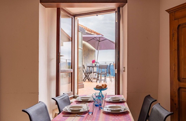 Nice apartment for 5 guests with TV, terrace and pets allowed