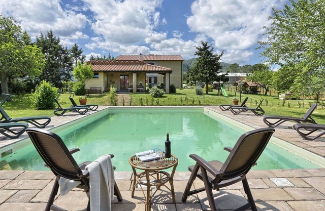 Nice apartment for 5 guests with pool, WIFI, TV, patio, panoramic view and parking