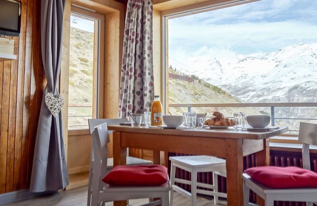 Nice apartment for 5 guests with TV and balcony