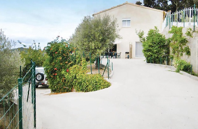 Nice apartment in Coggia with 2 Bedrooms and Internet