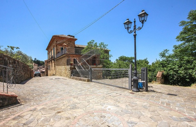 Nice apartment in Serramezzana with WiFi