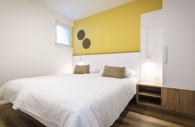 Nice apartment with pool, WIFI, A/C, TV, terrace, pets allowed, panoramic view and parking