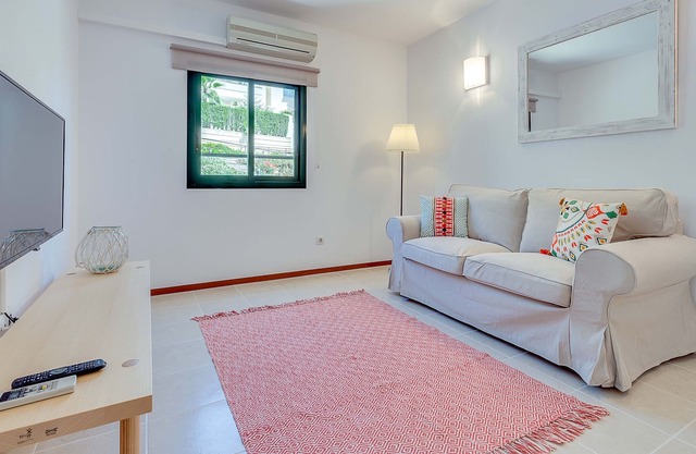 Nice apartment with terrace and sea views - 202