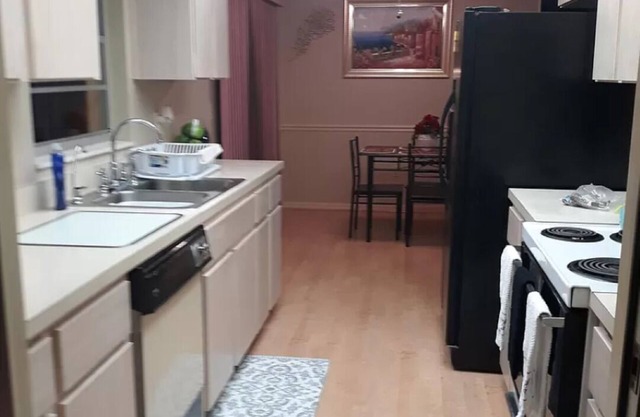 Nice home Conveniently Located to The ViIllages and Ocala