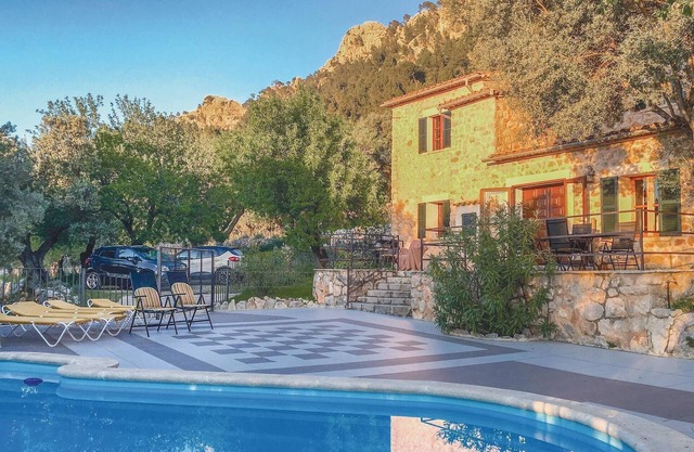 Nice home in Estellencs with kitchen