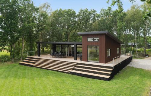 Nice Home In Hadsund With Wifi