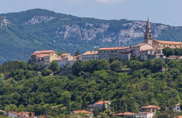 Nice home in Krkuz with outdoor swimming pool
