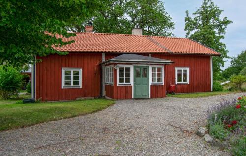 Nice Home In Stallarholmen With Wifi