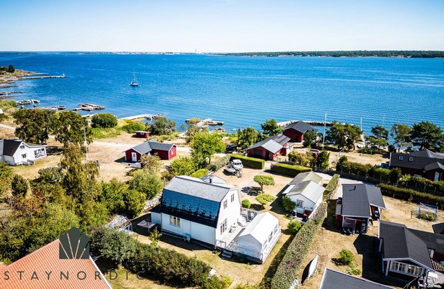 Nice house with a panoramic view of the sea on beautiful Hasslö outside Karlskrona | SE05069