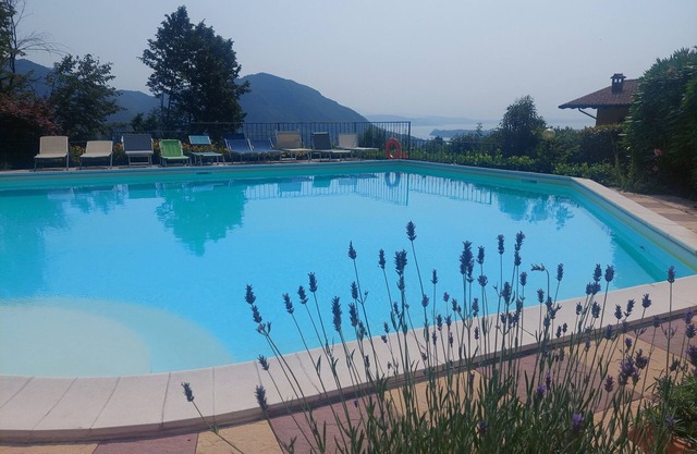 Nice little apartment in residence with swimming pool