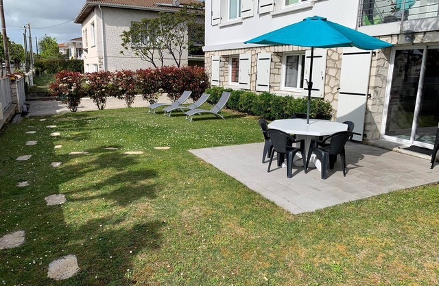 Nice rent with garden near the beach and city centre